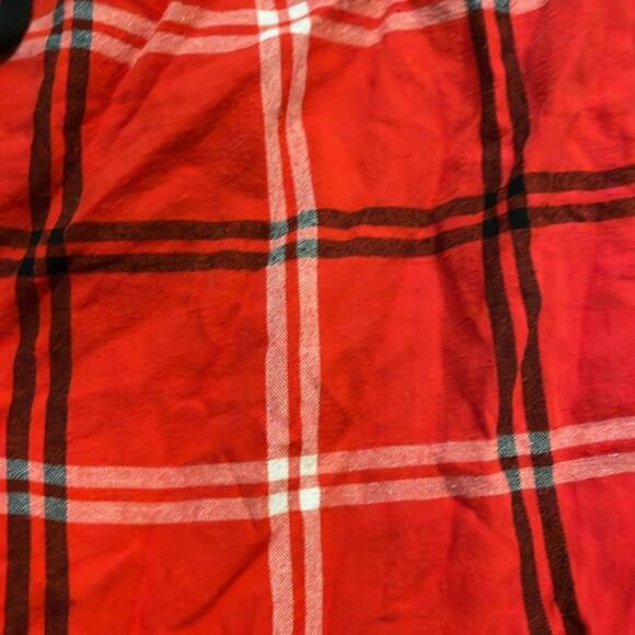 Wondershop Brand Women's Large Red Christmas Plaid Pajama Set pants and top - Picture 3 of 6